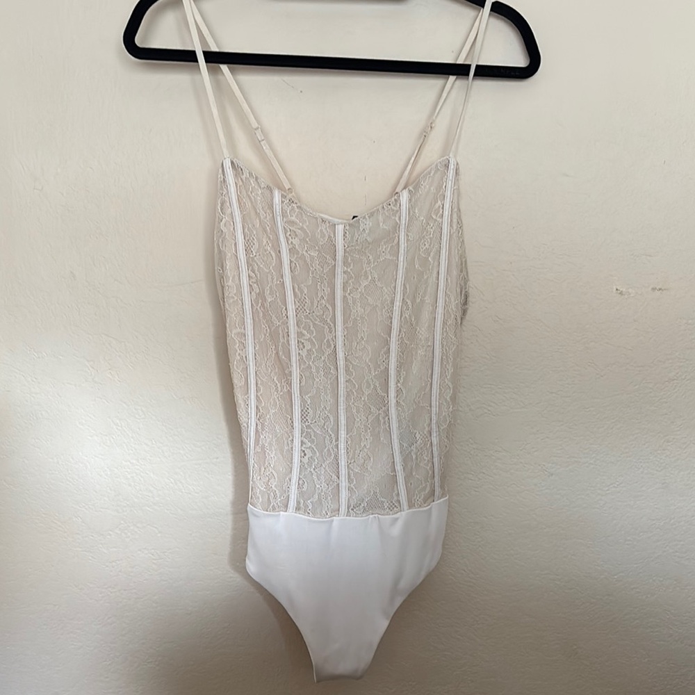 Elegant Lace Bodysuit in Cream